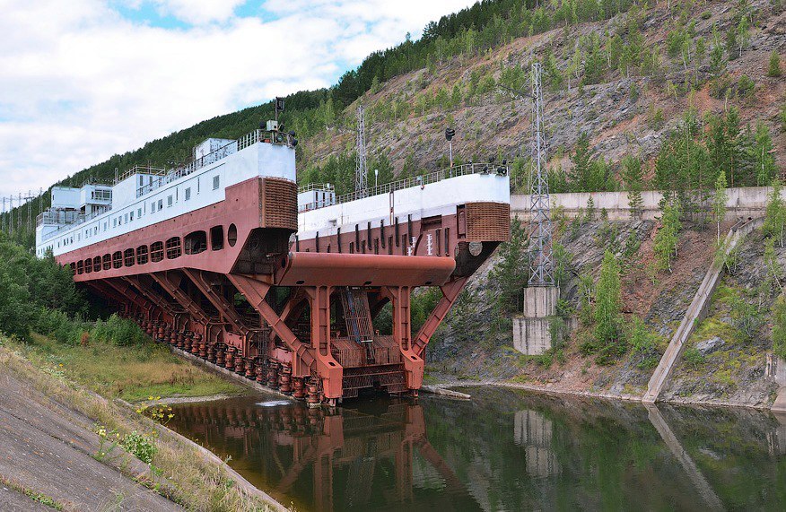 The ship lift of the Krasnoyarsk hydroelectric complex is the only one in Russia - Ship lift, Engineer, Hydraulic unit, World of building, Constructions, Architecture, Building, Russia, Longpost