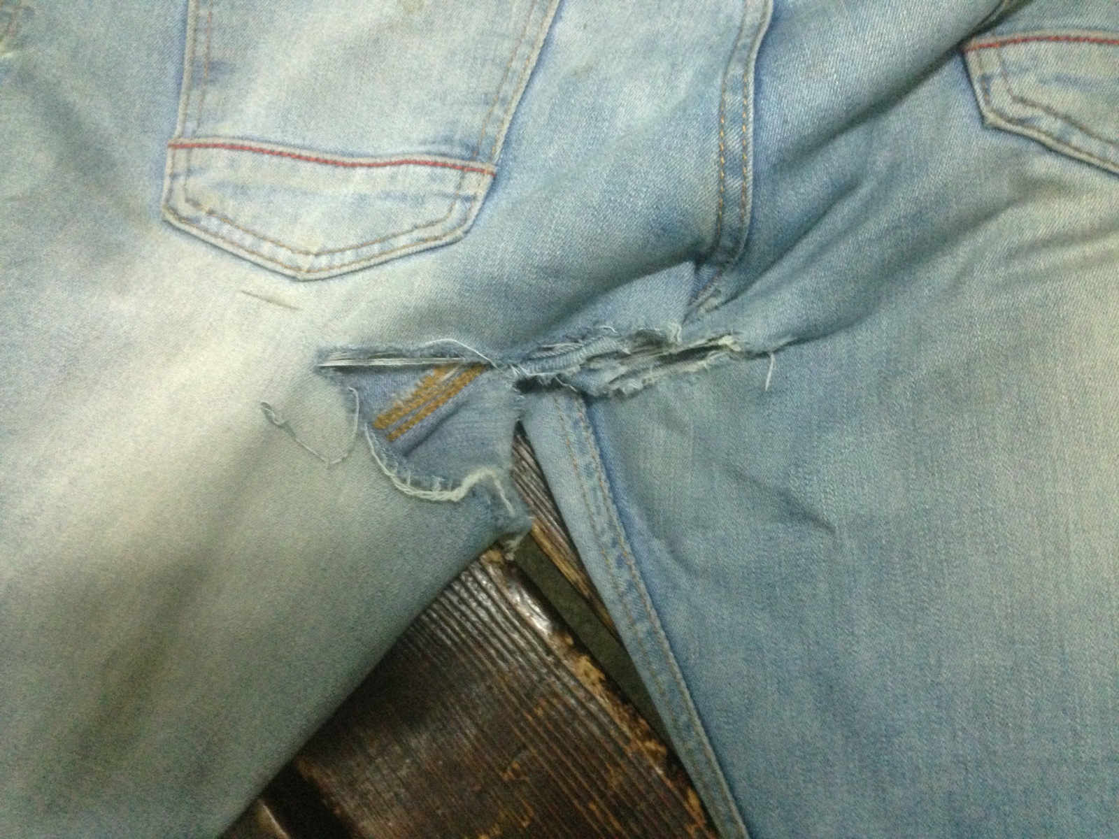 как зашить дырку джинсы на жопе фото 117