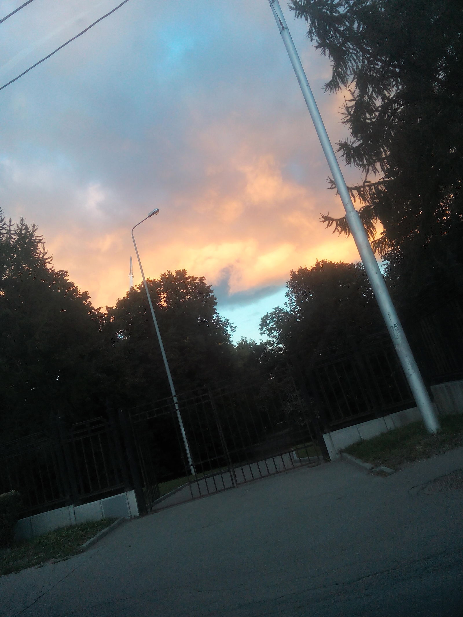 Solar cloud over Moscow. - Sky, beauty, Longpost