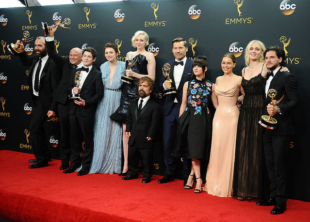 Actors and creators of the series Game of Thrones at the Emmy Awards 2016. Let's just admire the beautiful and elegant. - Game of Thrones, Game of thrones, Castes, Emmy, Gwendoline Christie, Maisie Williams, Emilia Clarke, Kit Harington, Longpost, Emmy Awards