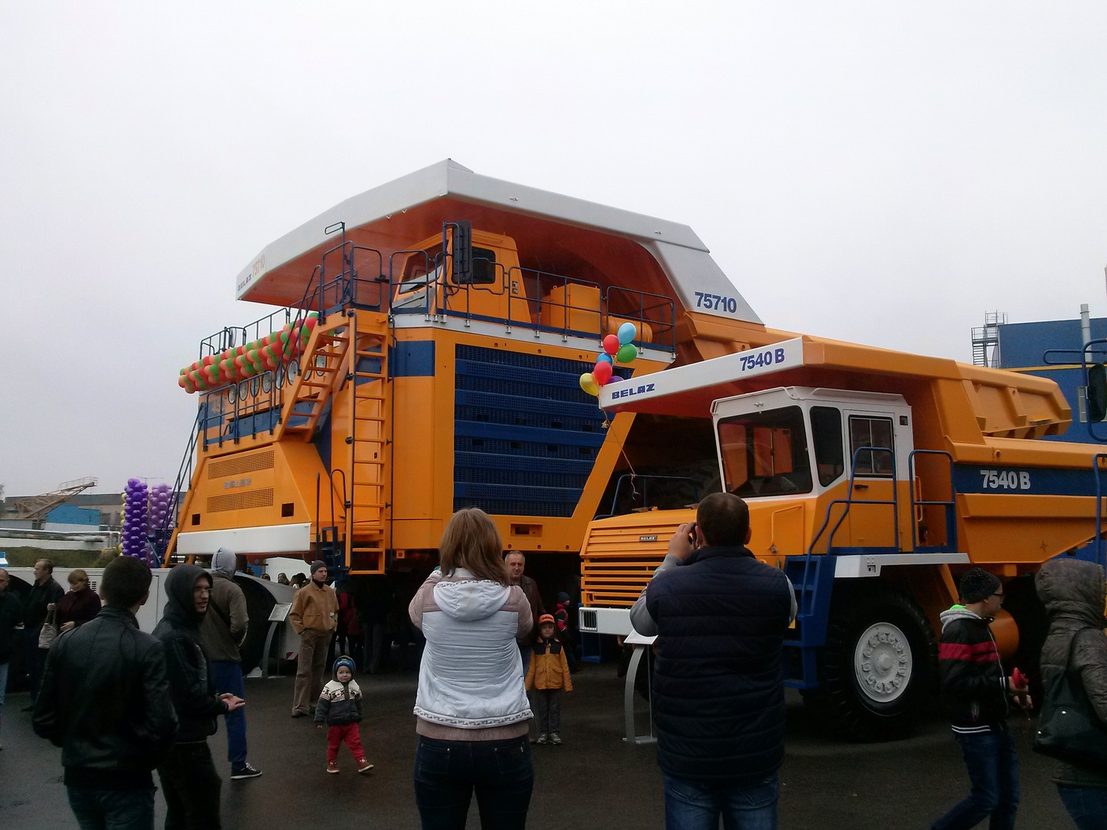 Belaz Day. - My, BelAZ, Auto, Exhibition, Giants, cat, Longpost