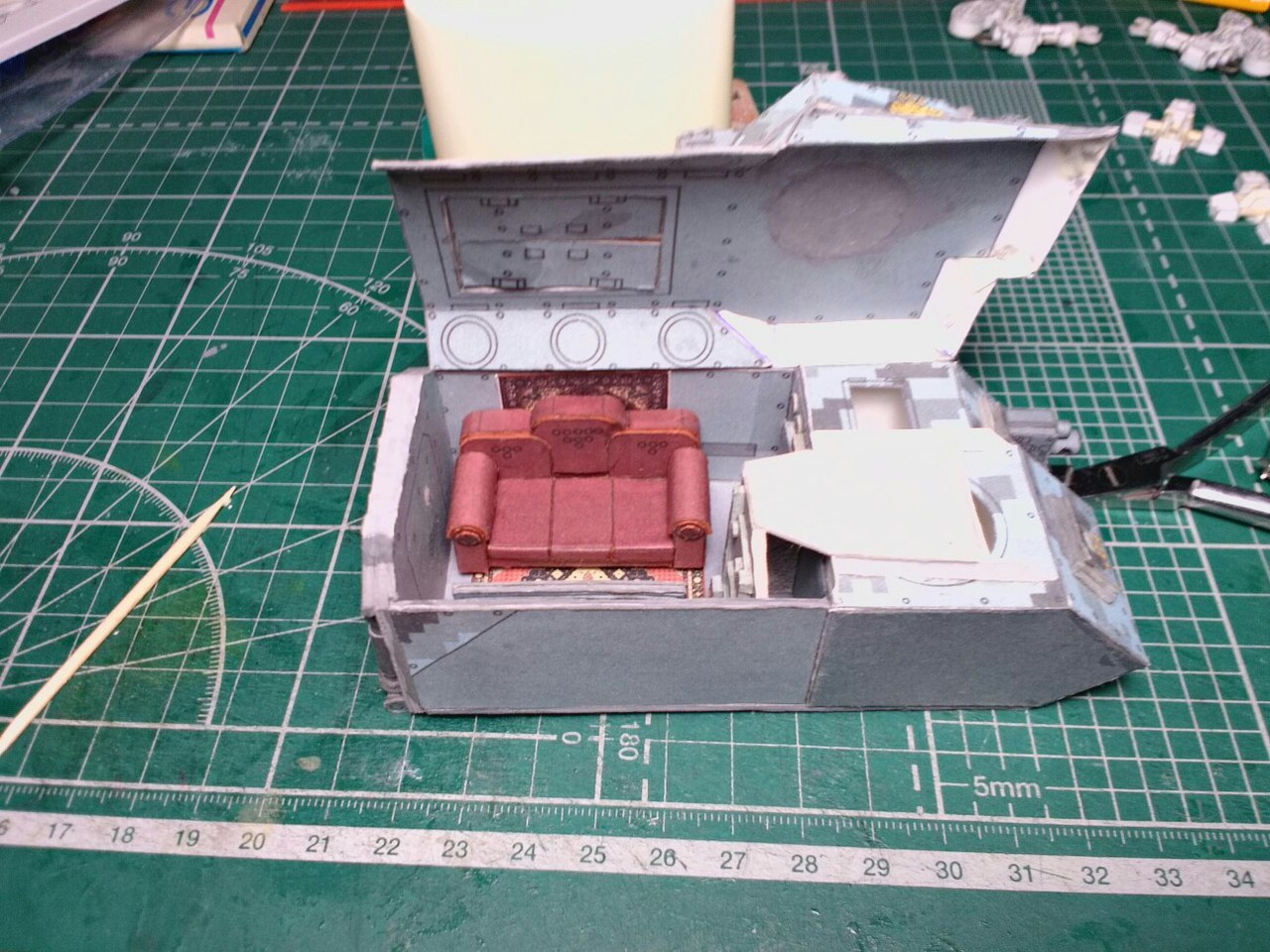 Paper chimera with carpet - Warhammer 40k, Modeling, Papercraft, Technics, Imperium, Carpet, Longpost