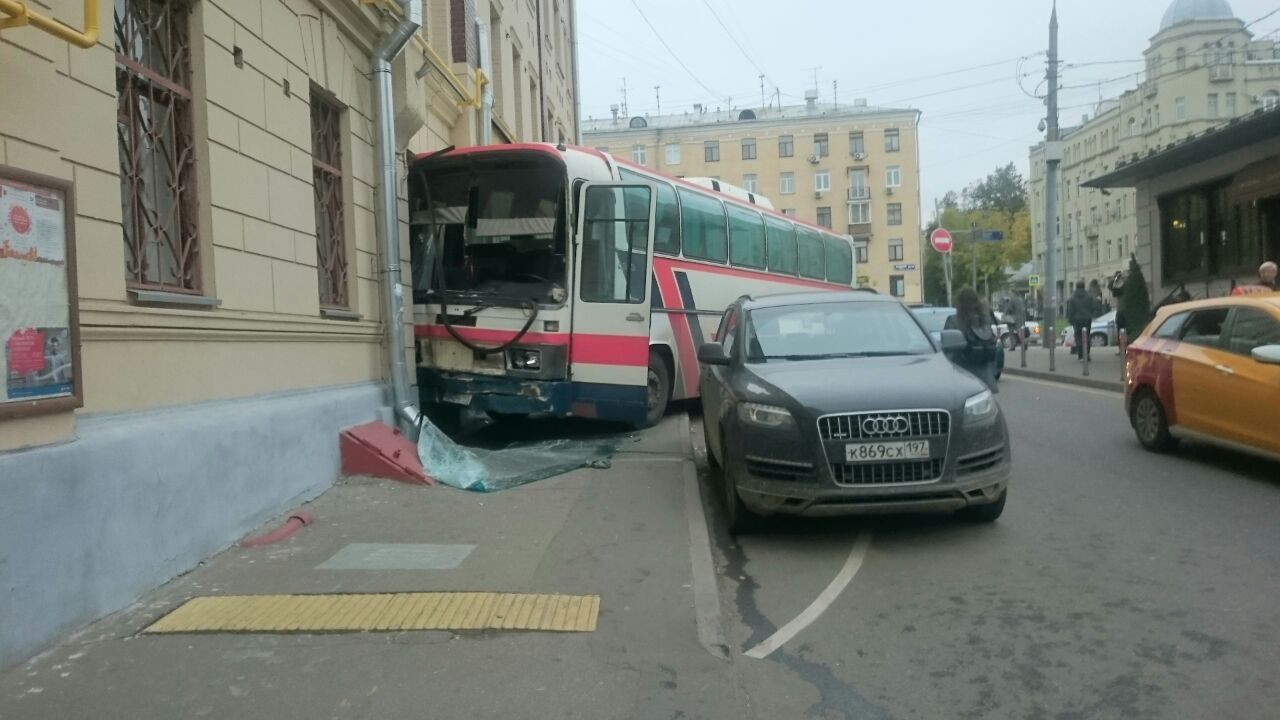 Кто-то сегодня не выйдет из подъезда. | Пикабу