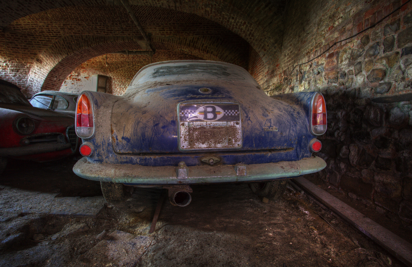 Forgotten Alfa Romeos in an old Belgian castle! - Translation, Alfa romeo, Locks, Find, , Longpost, Video