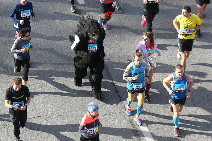 Godzilla at Moscow Marathon 2016 - POV - Moscow Marathon, Godzilla, Triathlon, Longpost