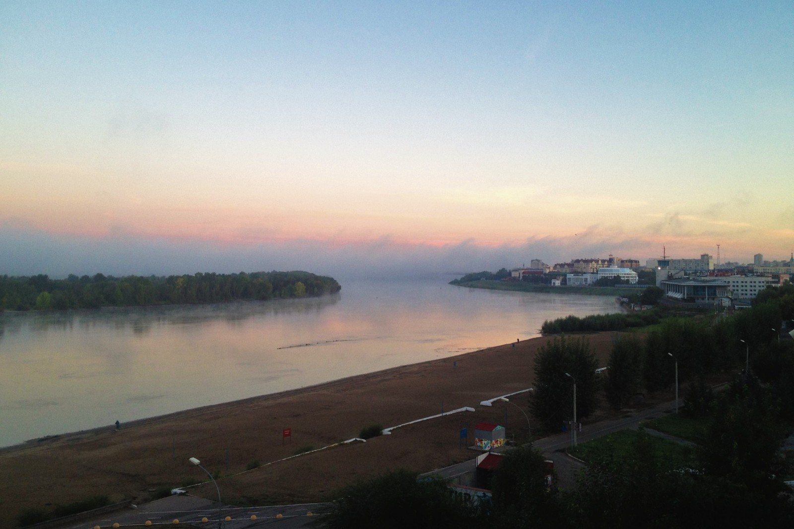 I've been living with this view for 15 years, and I still can't stop looking at it. - My, Omsk, Irtysh, Embankment, View from the balcony, Seasons, Russia, Beach, Snow, Longpost