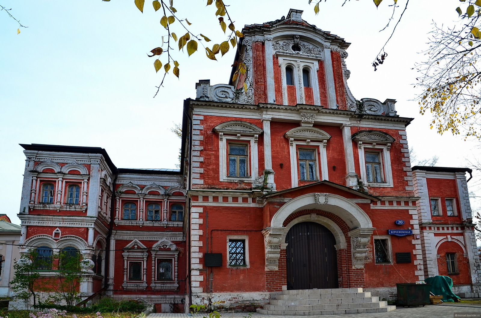 РПЦ намерена заполучить в безвозмездное пользование старинное здание, где в настоящее время располагается Институт культурного наследия. - Вера, Религия, РПЦ, Власть, Апартаменты, Палаты Аверкия Кириллова, Наследие, Искусство