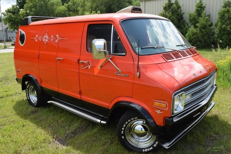 Золотое время хиппи — 1976 Dodge Tradesman Goodtimes Conversion Van. 30 лет в гараже. - Dodge, Фургон, Находка, Хорошее состояние, Видео, Длиннопост