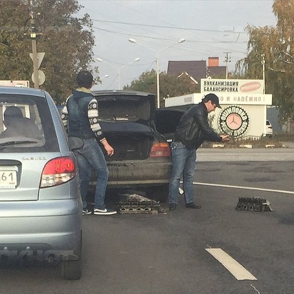 В Ростове водители BMW настолько суровые, что ремонтируют мотор прямо посреди дороги. - Ростов-на-Дону, Мастерство, Гбц, Юмор, На заметку субаристам