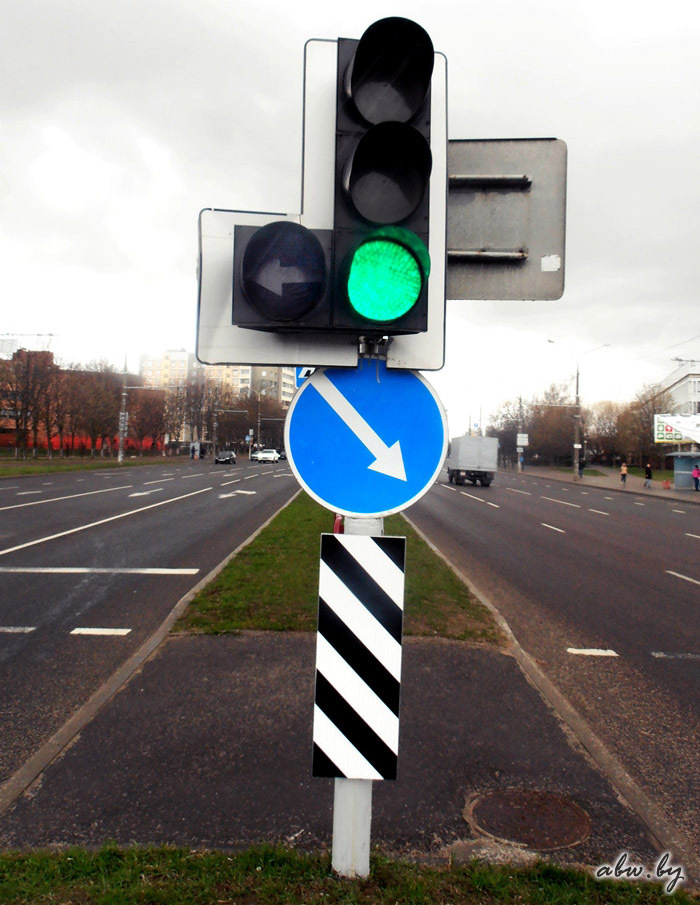 Когда можно поворачивать при негорящей секции | Пикабу