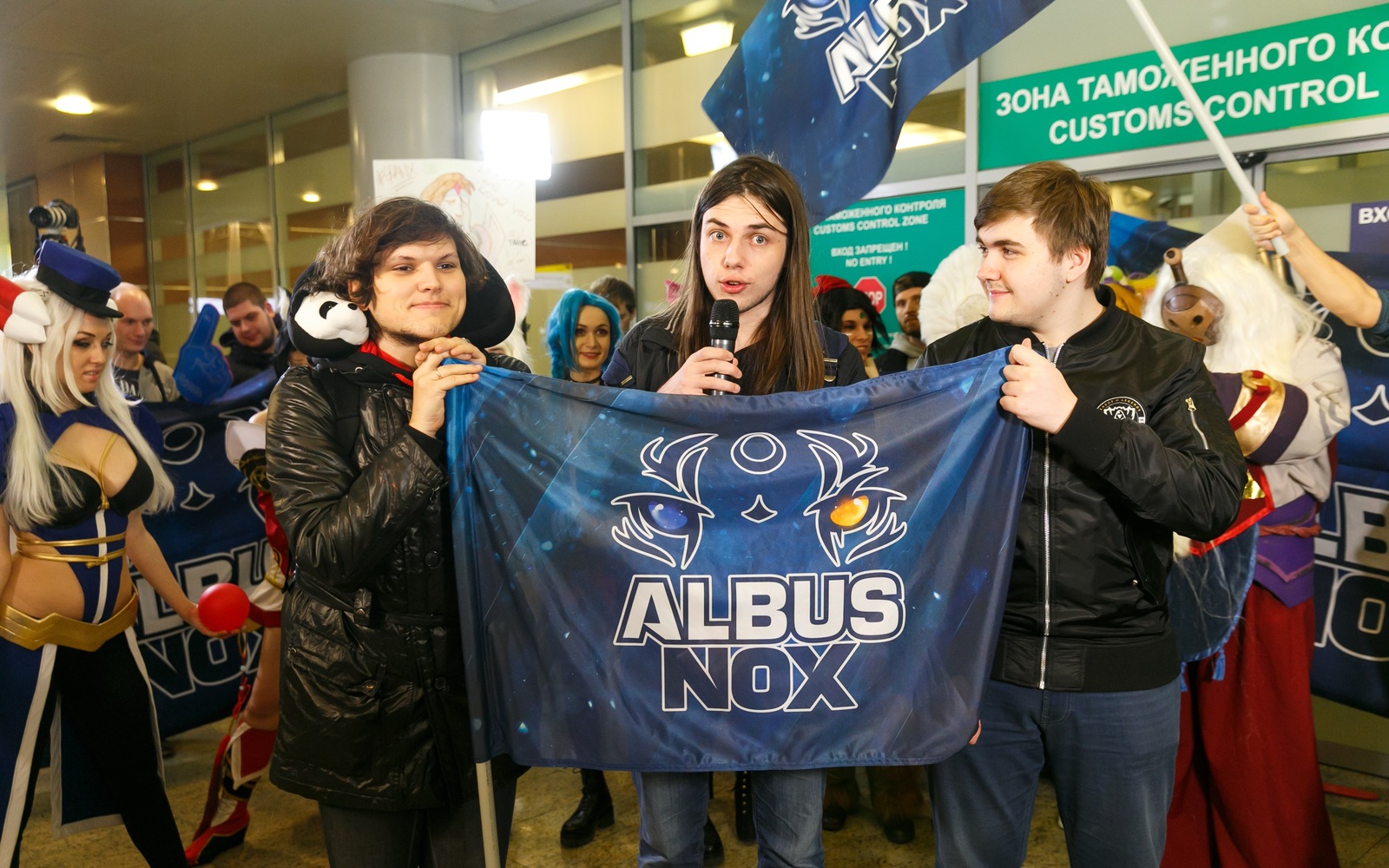 Фанаты встретили команду Albus NoX Luna как героев после Чемпионата мира! - League of Legends, Albus Nox Luna, Видео, Длиннопост