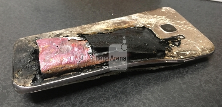 Issued instead of Note 7 smartphone Galaxy S7 Edge also exploded - Samsung, , Samsung Galaxy S7 Edge, Explosion