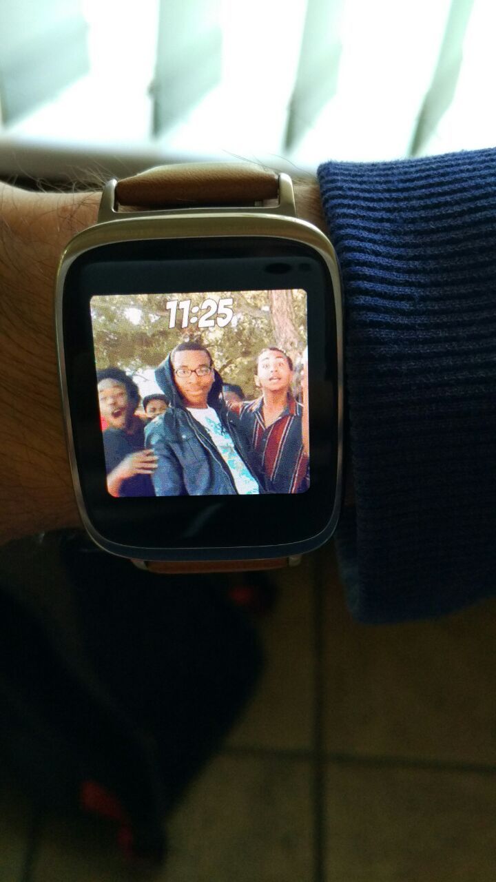 Videos and GIFs like a watch face for Android Wear - My, Android, , Clock face