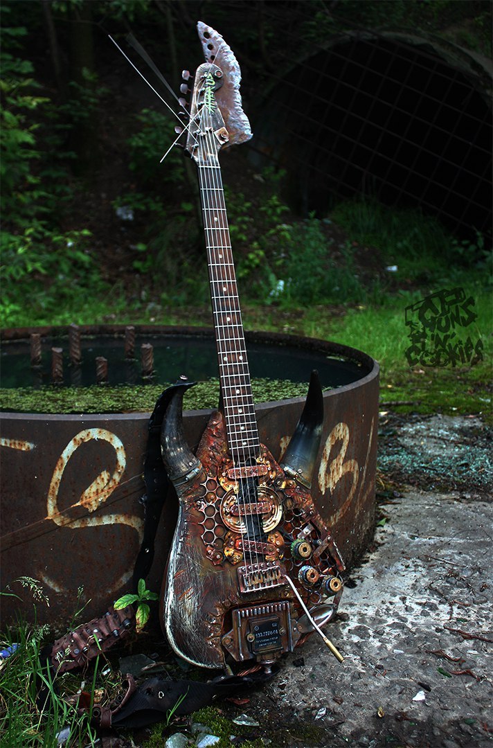 Post-apocalyptic guitar - Post apocalypse, Electric guitar, After U.S, Longpost, Fender Stratocaster