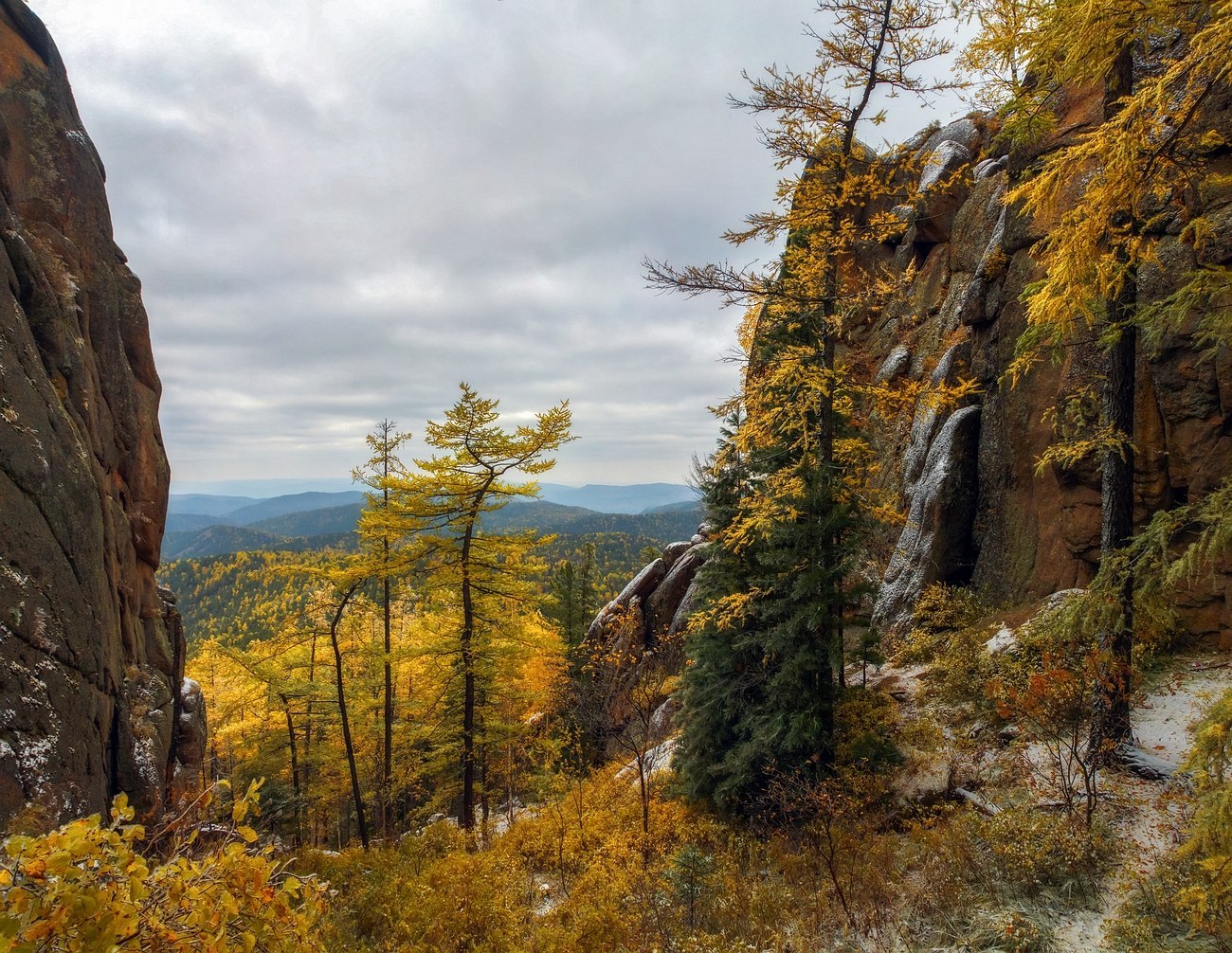 Pillars reserve - Pillars reserve, Krasnoyarsk, Russia, Photo, Nature, Autumn, Landscape, Gotta go, Longpost