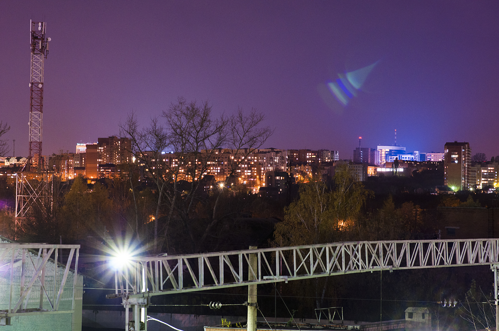 From the lantern - My, Night, Lamp, Photo, Night city