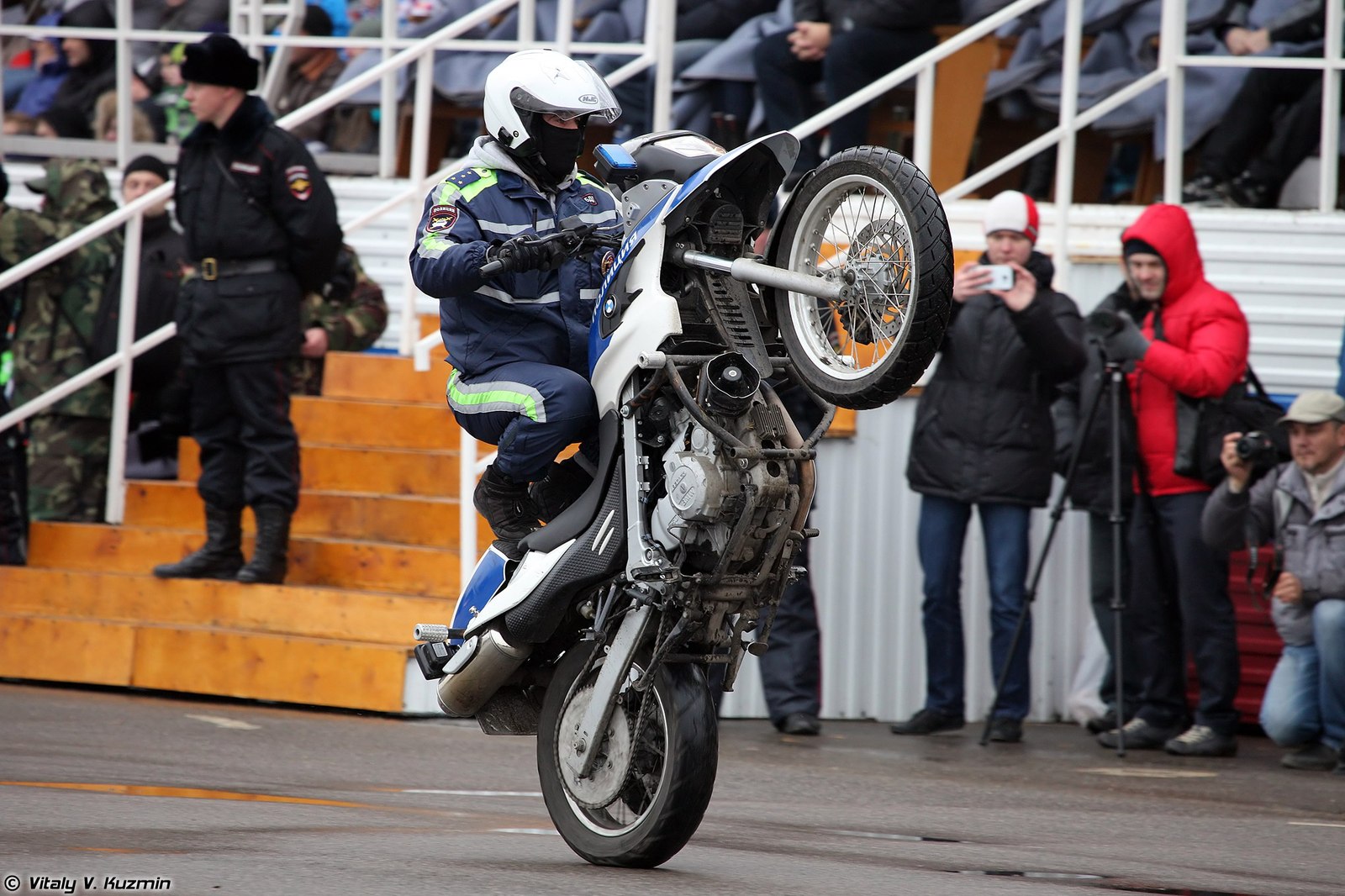 Performance of the aerobatic team of the Cascade of the UGIBDD of the Main Directorate of the Ministry of Internal Affairs of Russia for Moscow at Interpolitech-2016 - DPS, Trick, Not mine, Longpost, Moto, Auto