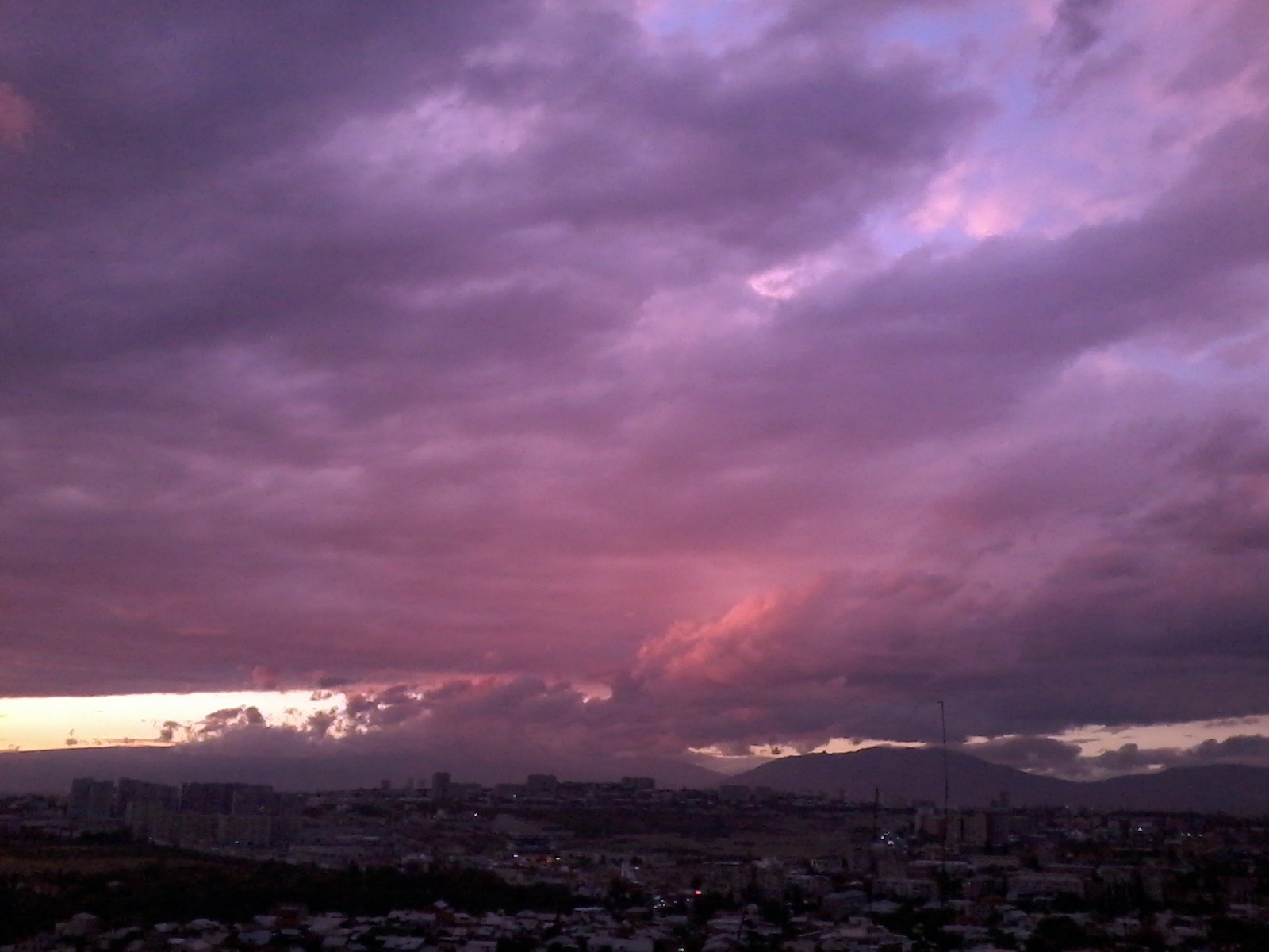 Sunset, Yerevan, September 28, 2016, filmed on a cheap smartphone - My, Sunset, Yerevan, beauty, Clouds