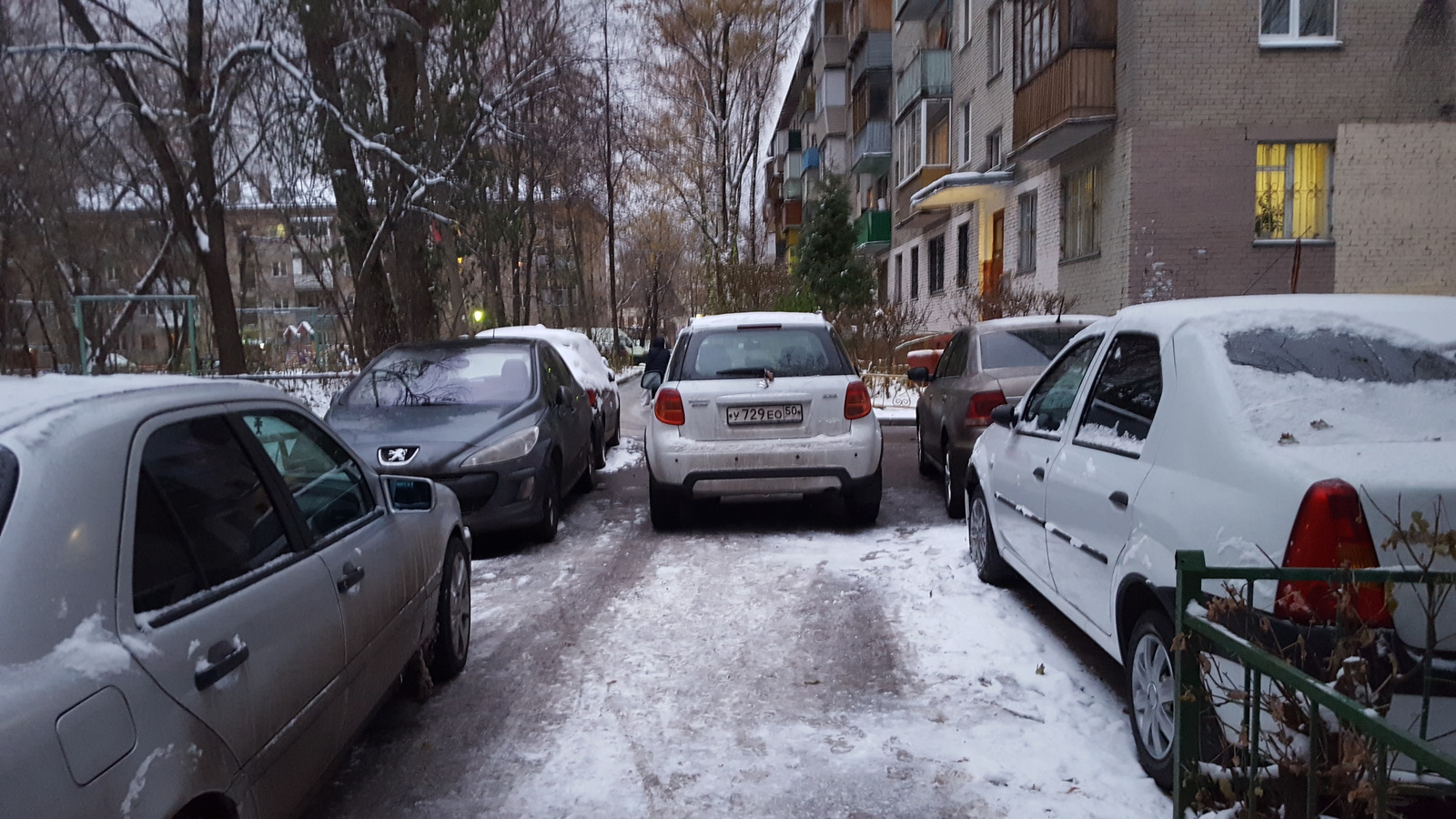 The Colonel knows his stuff. - My, Неправильная парковка, Courtyard, Traffic police, Help