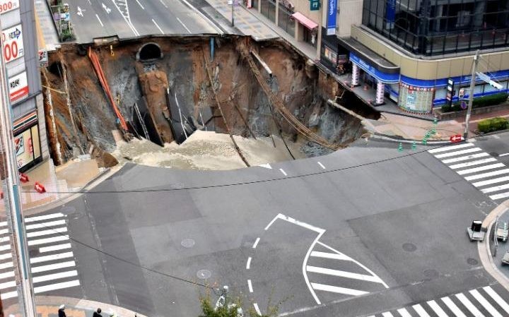 Giant road failure in Japan - Japan, Road, Video, Longpost