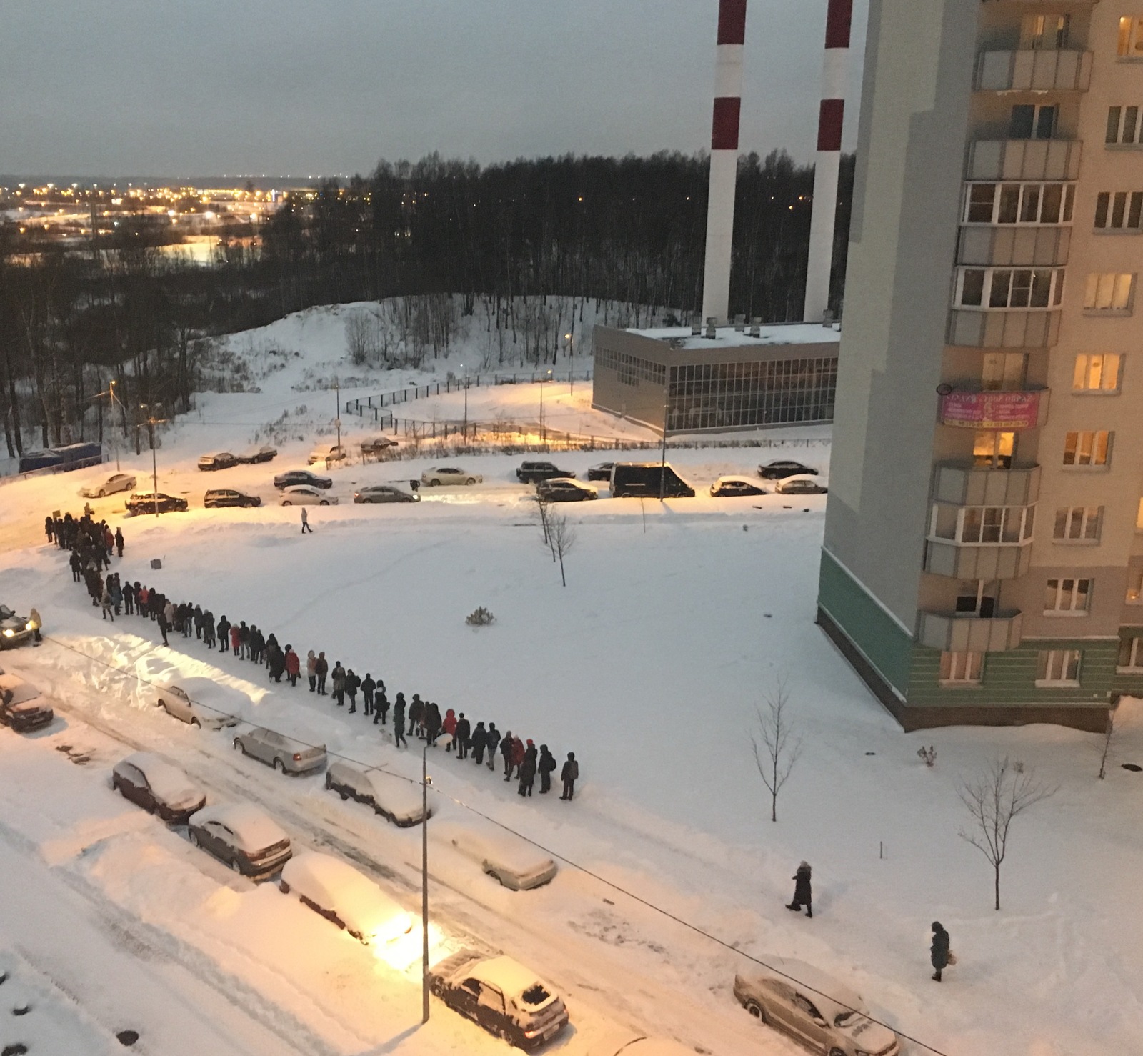 The queue for the minibus in St. Petersburg. - My, Queue, Saint Petersburg, Morning, Morning is never good