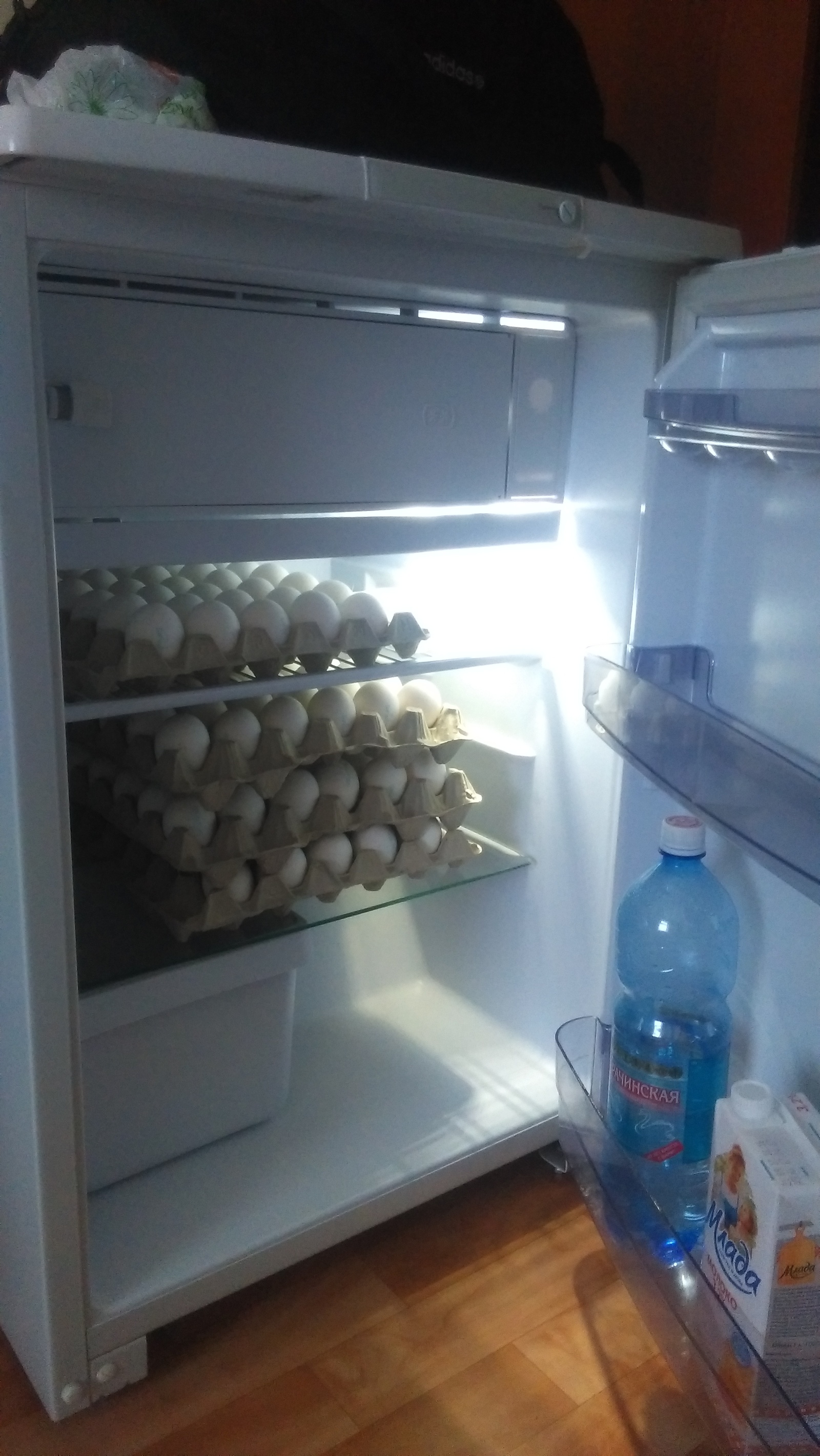 Hotel - Hotel, Eggs, Mini-bar