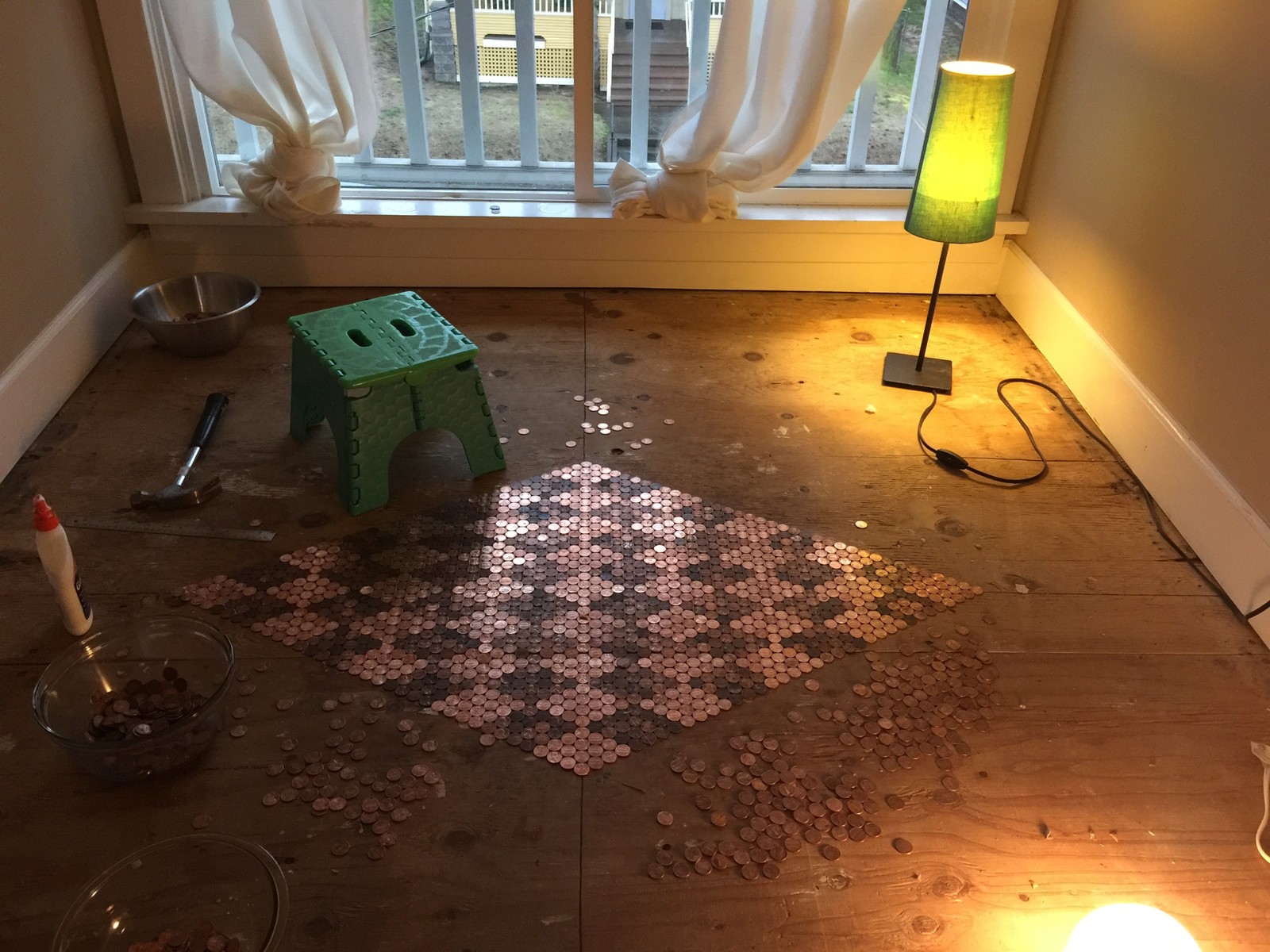 A woman made an amazing floor of 15,000 coins - Images, Longpost, Coin, , Imgur, Floor