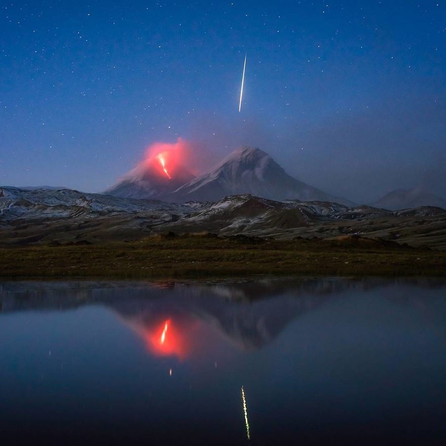 Фотограф из группы Даниель Кордана запечатлел падающий метеорит над вулканом - Дальний Восток, Метеорит, Вулкан, Photoshop, Копипаста