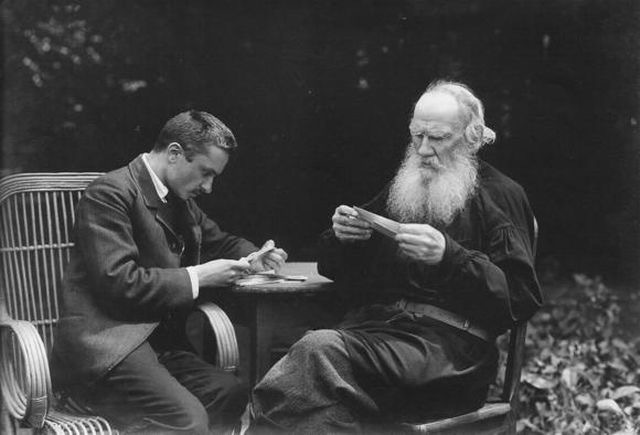 L.N. Tolstoy and V.F. Bulgakov (the last secretary of L.N. Tolstoy), Kochety, Tula province, 1910. - Writer, Story, Photo, Black and white photo, Writers