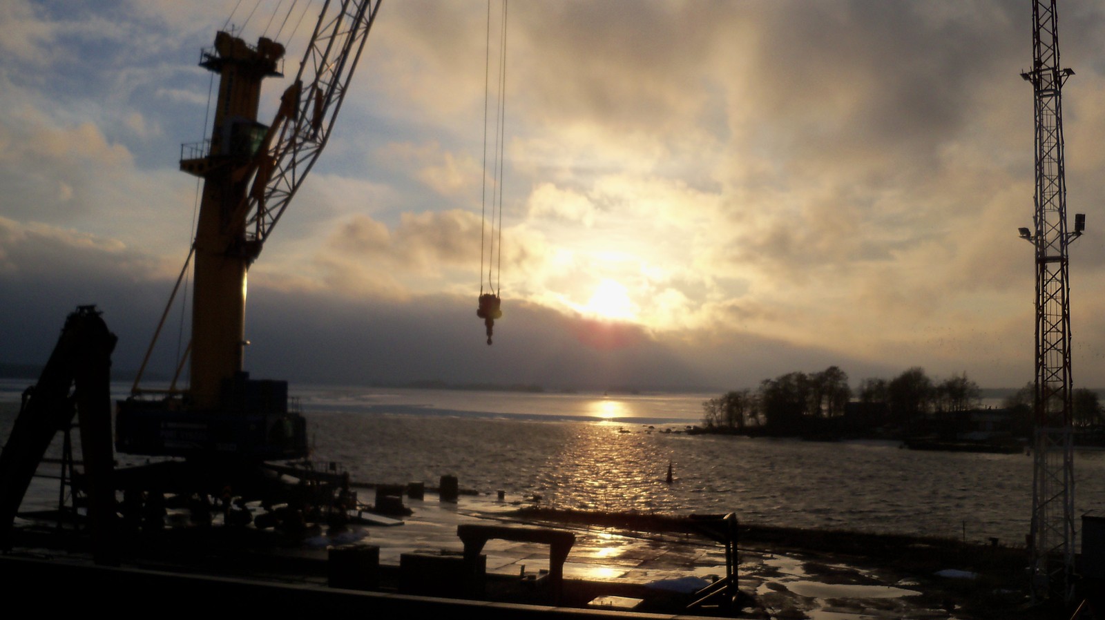 In the sky, only talk about the sea .. - My, Photo, Sunset, Vyborg