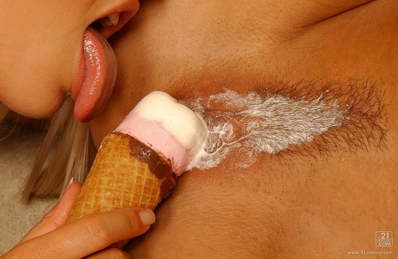 Ice cream! - NSFW, Ice cream, Strawberry, Girls, Strawberry (plant)