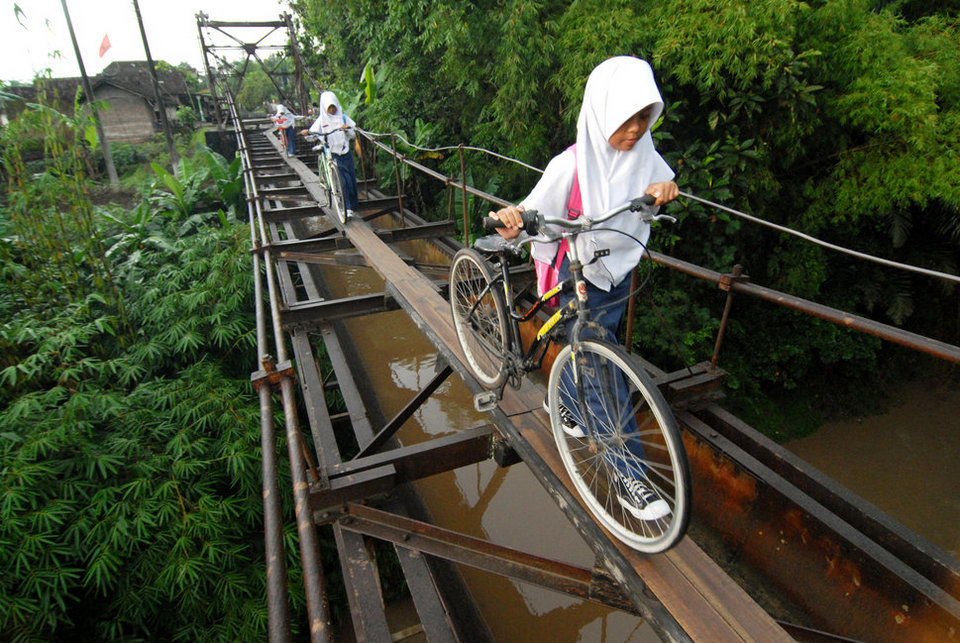 25 of the most risky hiking trails in the world - , Paths, Travels, Longpost, Bridge