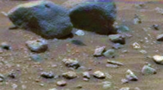 A stone hanging in the air was seen in the photo from Mars - Mars, A rock, Levitation, Mystery