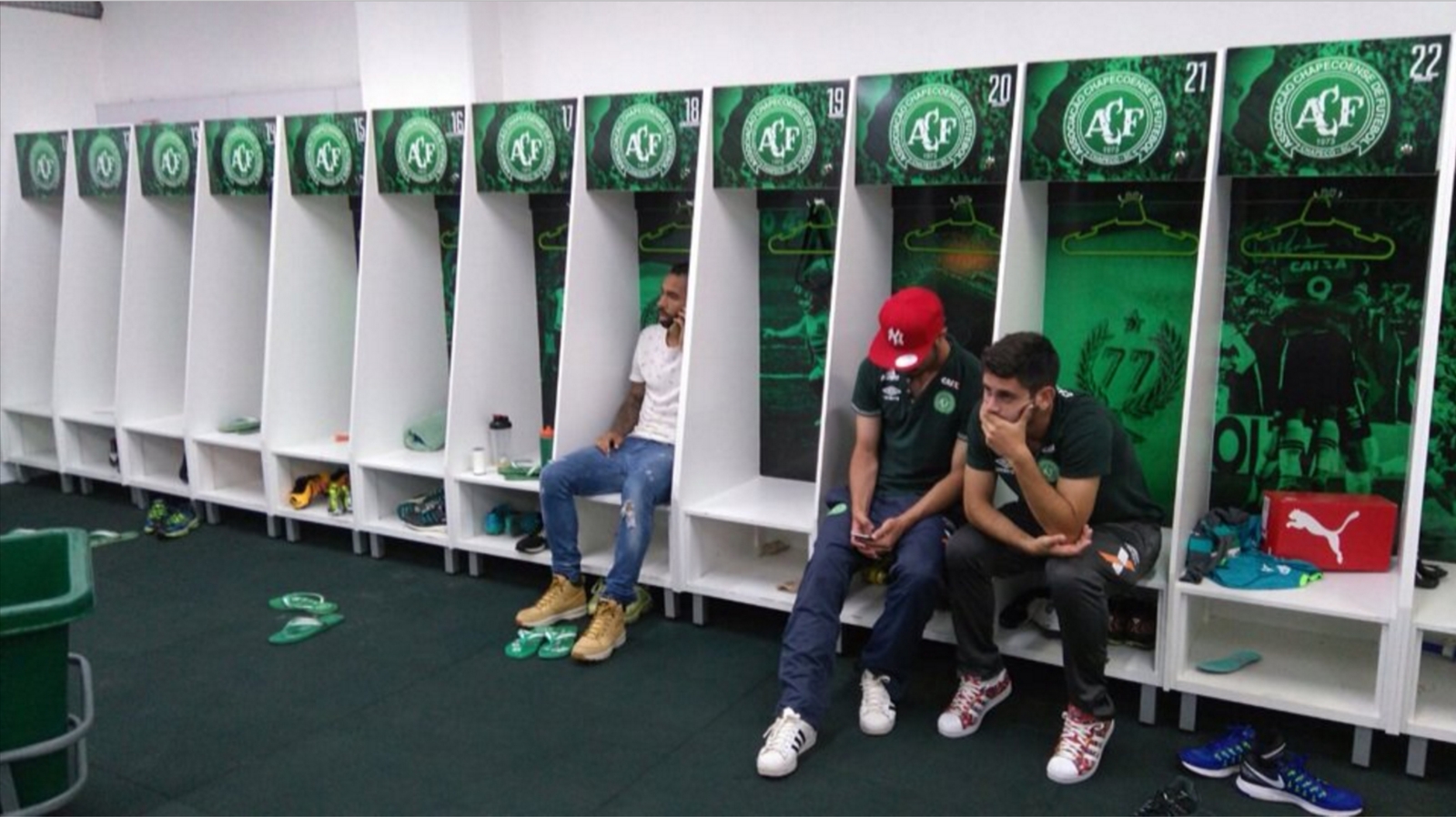 In the locker room - Football, Plane crash, Tragedy, Death, Footballers, Chapecoense