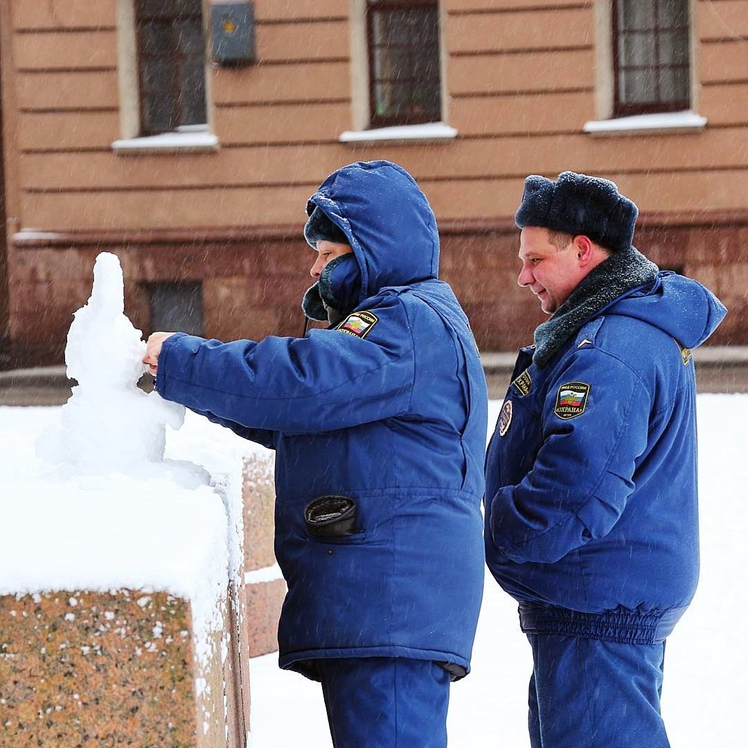 В Питере даже менты творческой натуры...) - Санкт-Петербург, Творчество, Полиция, Милиция, Снег, Снеговик