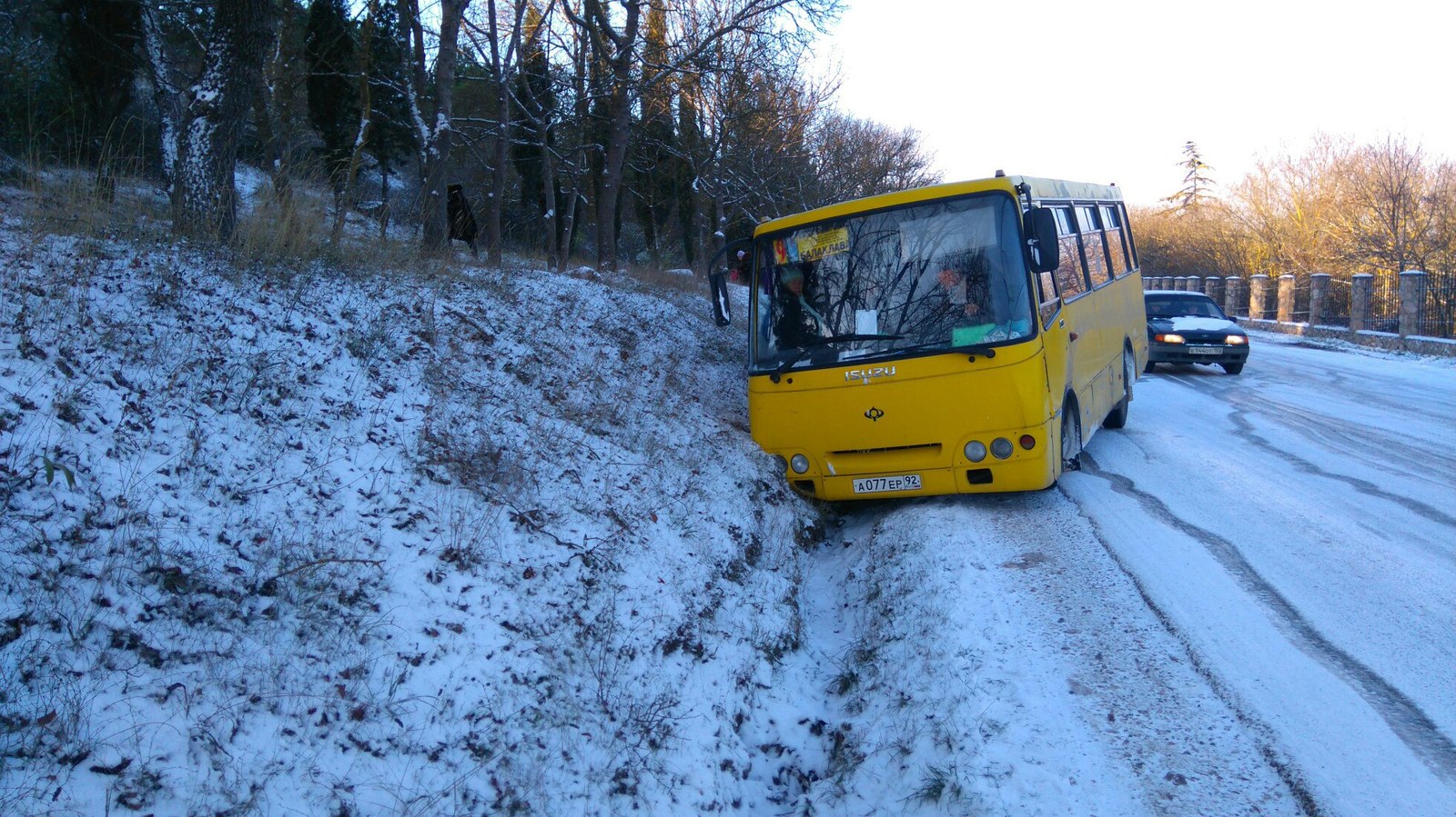 Snow fell in Sevastopol and the whole city got into one big traffic jam. - Sevastopol, Snow, Utility services, Road, Longpost