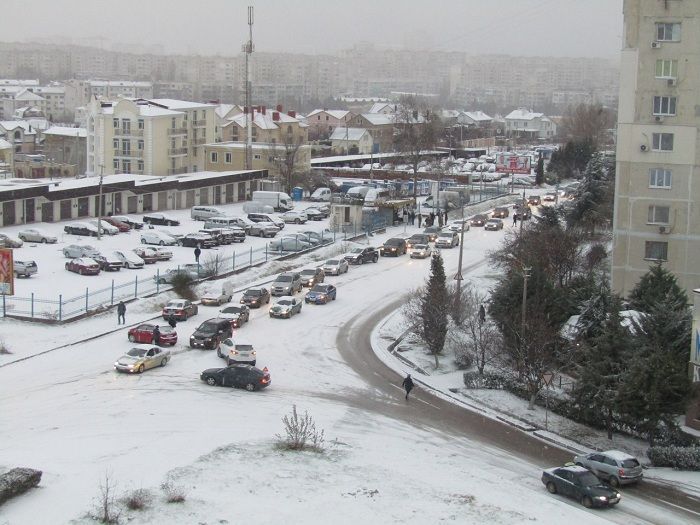 Snow fell in Sevastopol and the whole city got into one big traffic jam. - Sevastopol, Snow, Utility services, Road, Longpost