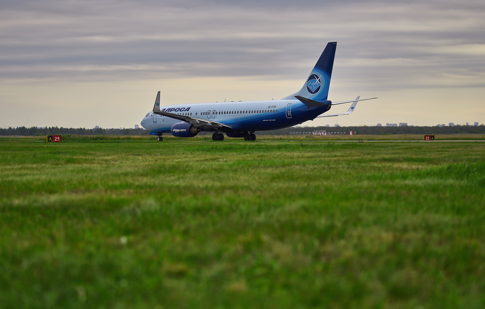 Civil Aviation Day - My, Aviation, Civil Aviation Day, , Photo, The airport, Legs, Walk, My, Longpost