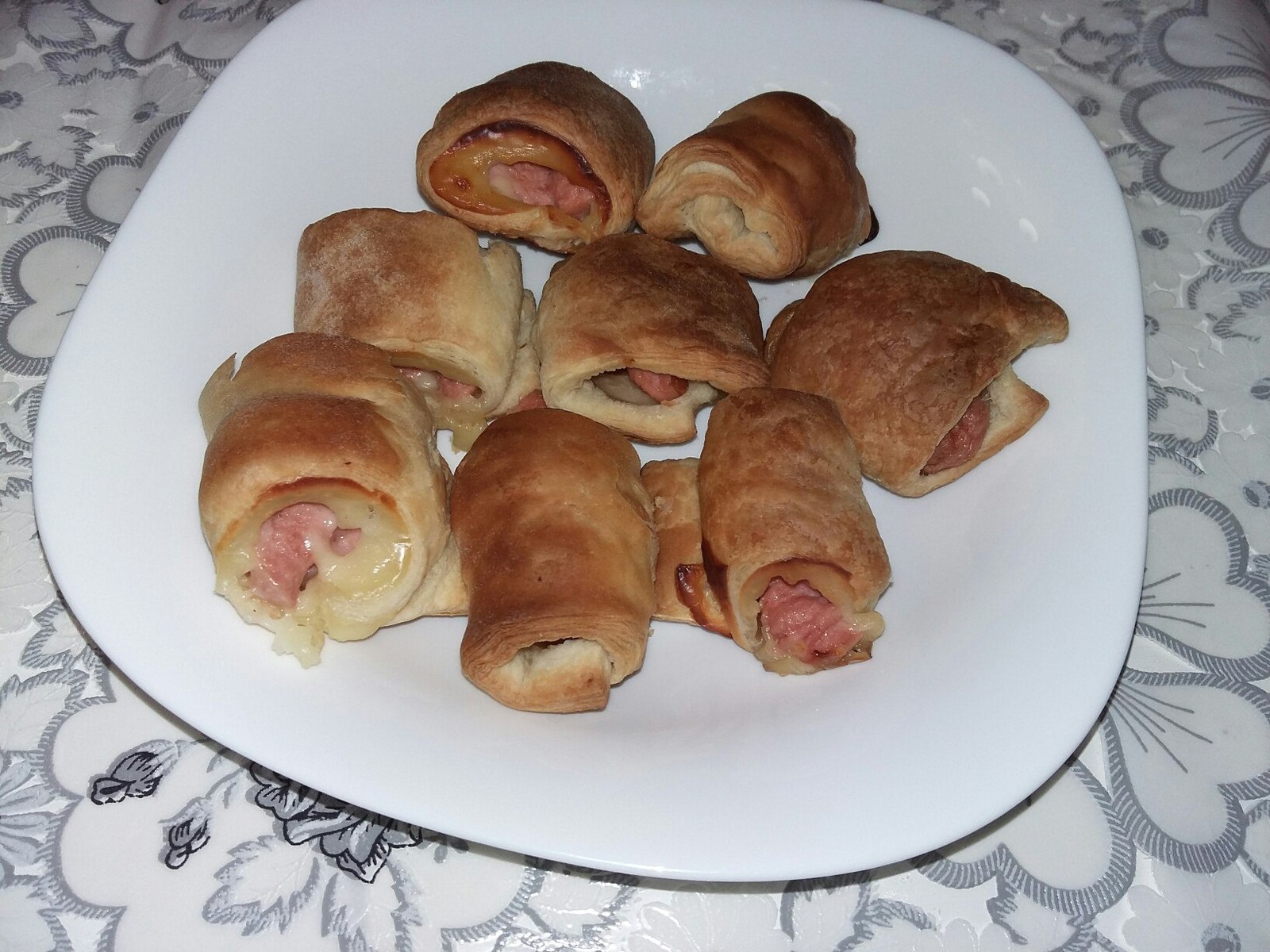 The recipe for making sausages in the dough is easy and simple to prepare! - My, Recipe, Sausage in dough, Cooking, Bon Appetit, Good eat, Longpost