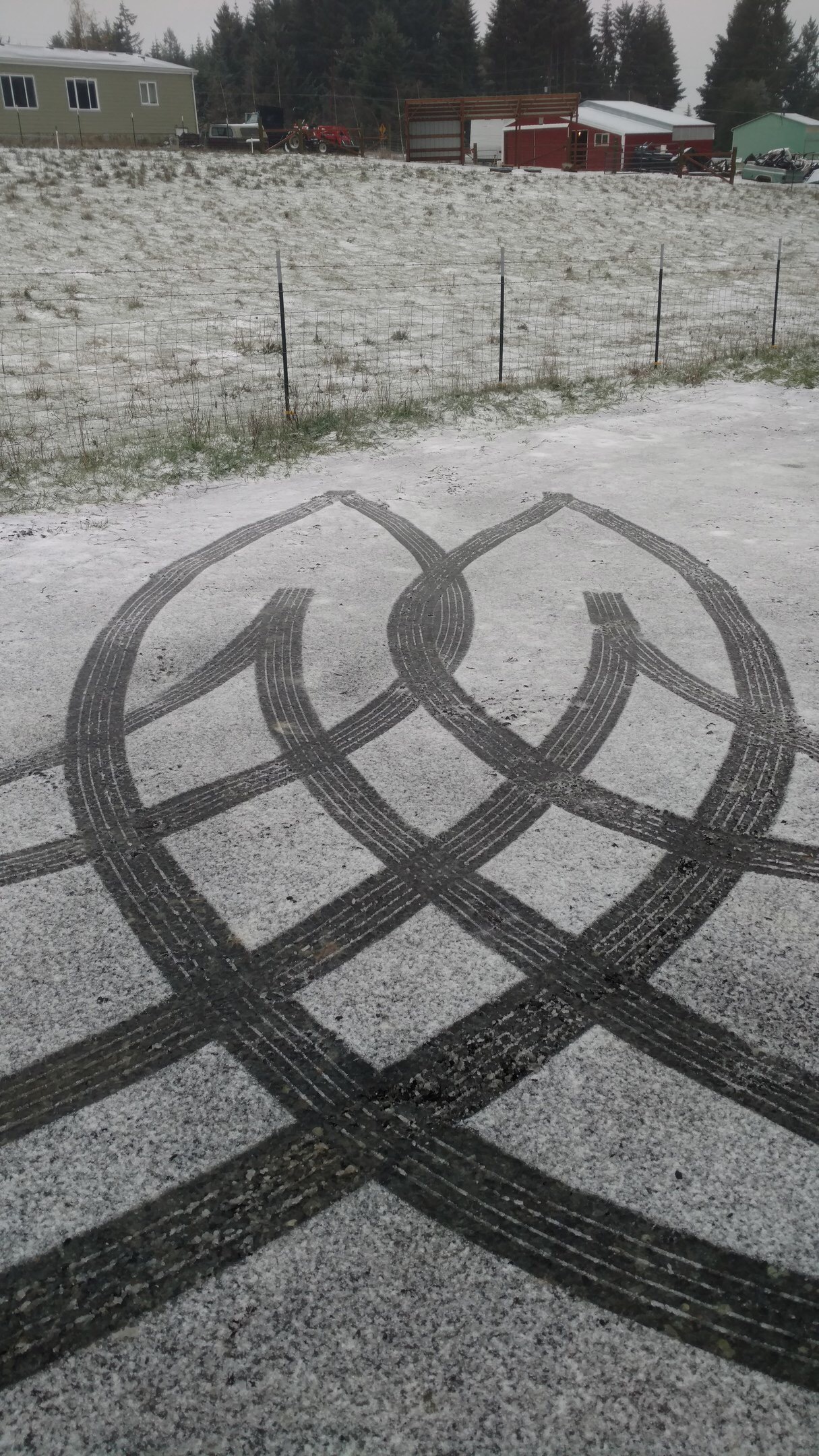 Winter minimalism - Car, Footprints, Reddit, Winter, Snow