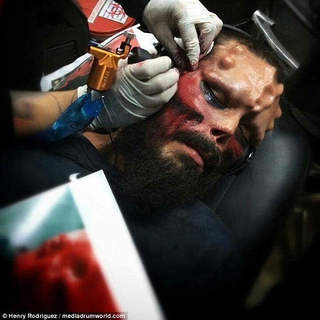 Venezuelan cuts off his own nose to look like a comic book supervillain - Longpost, Comics, Cosplay