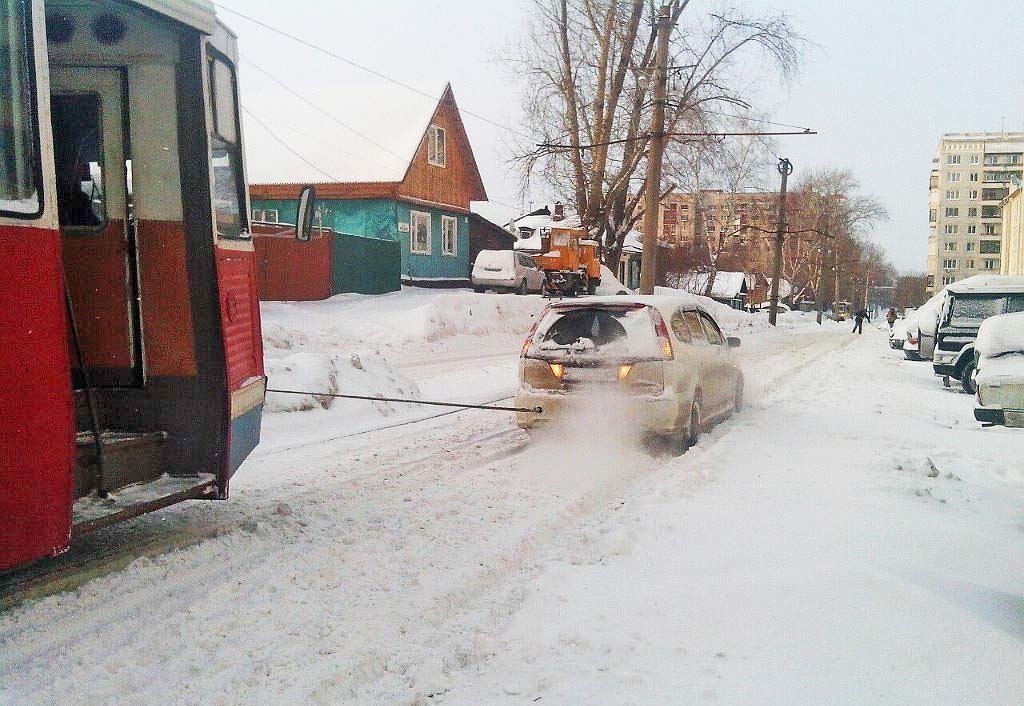 Helps... - Russia, Winter, Tram