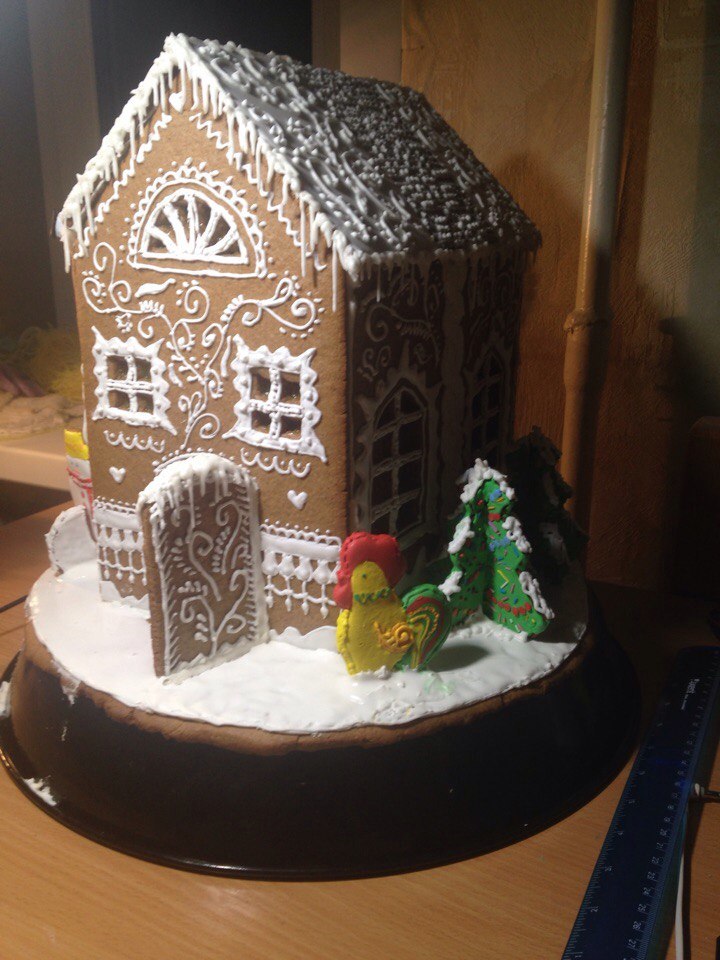 A friend made a gingerbread house for the New Year, my friend, tag with her permission - My, New Year, Ginger, Cookies, Cookies, House, Cosiness, Longpost