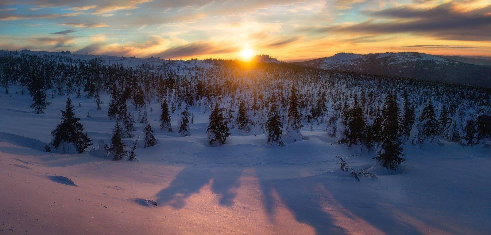 Winter beauty of Taganay - Taganay, Southern Urals, Snowdrift, Sunset, The sun, Landscape, moon, Sky, Longpost