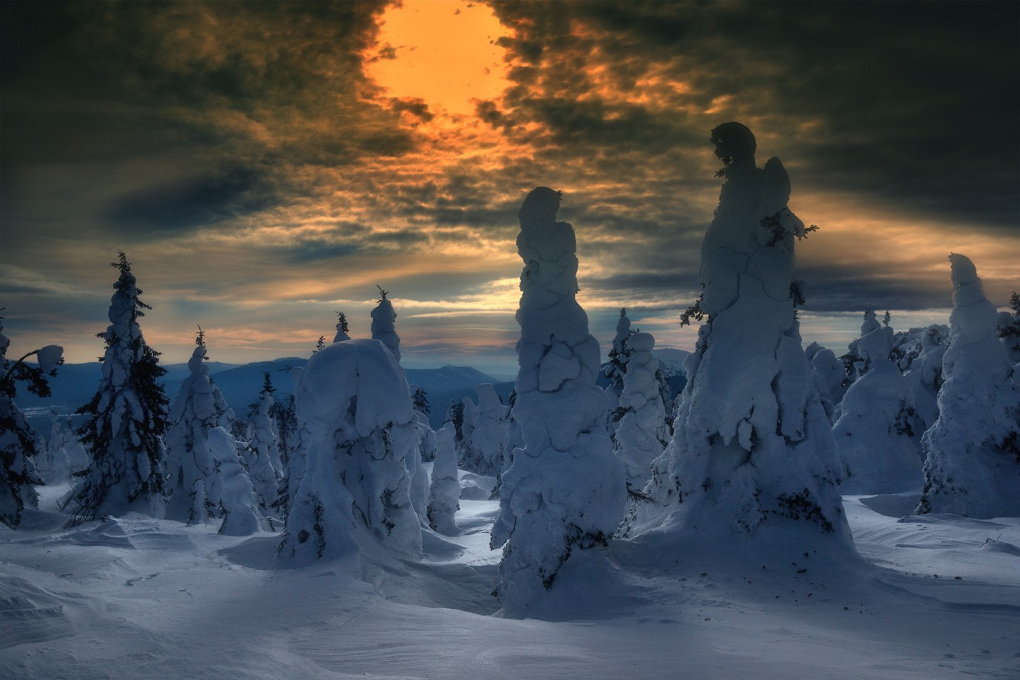 Winter beauty of Taganay - Taganay, Southern Urals, Snowdrift, Sunset, The sun, Landscape, moon, Sky, Longpost