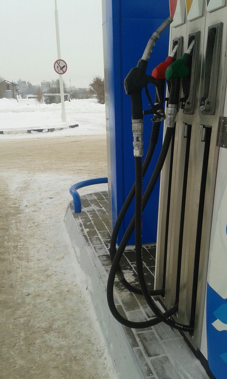 Continuing the theme of tricks at gas stations - My, Gas station, Hose, freezing, Focus, Orenburg, Longpost