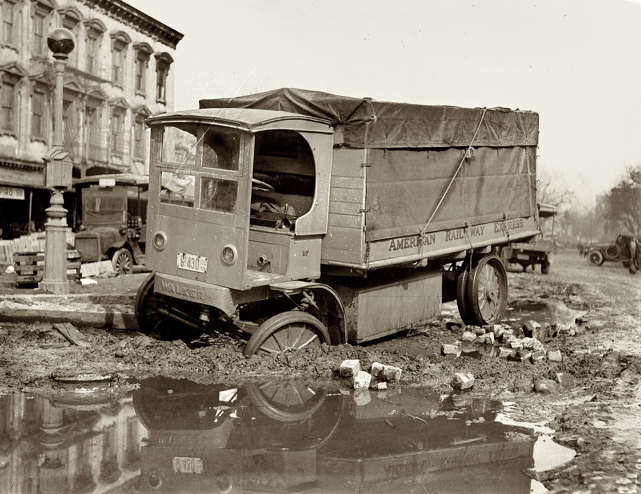 Not only in Russia bad roads. - Photo, Retro, Auto, Interesting