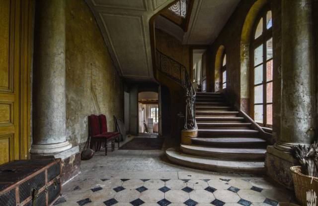 Mysterious castle in France abandoned for hundreds of years - Longpost, , France