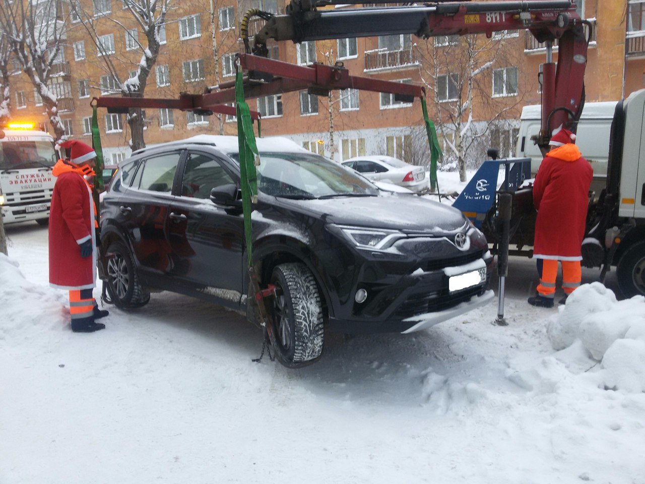 That's not restless! - Father Frost, Tow truck, New Year, 