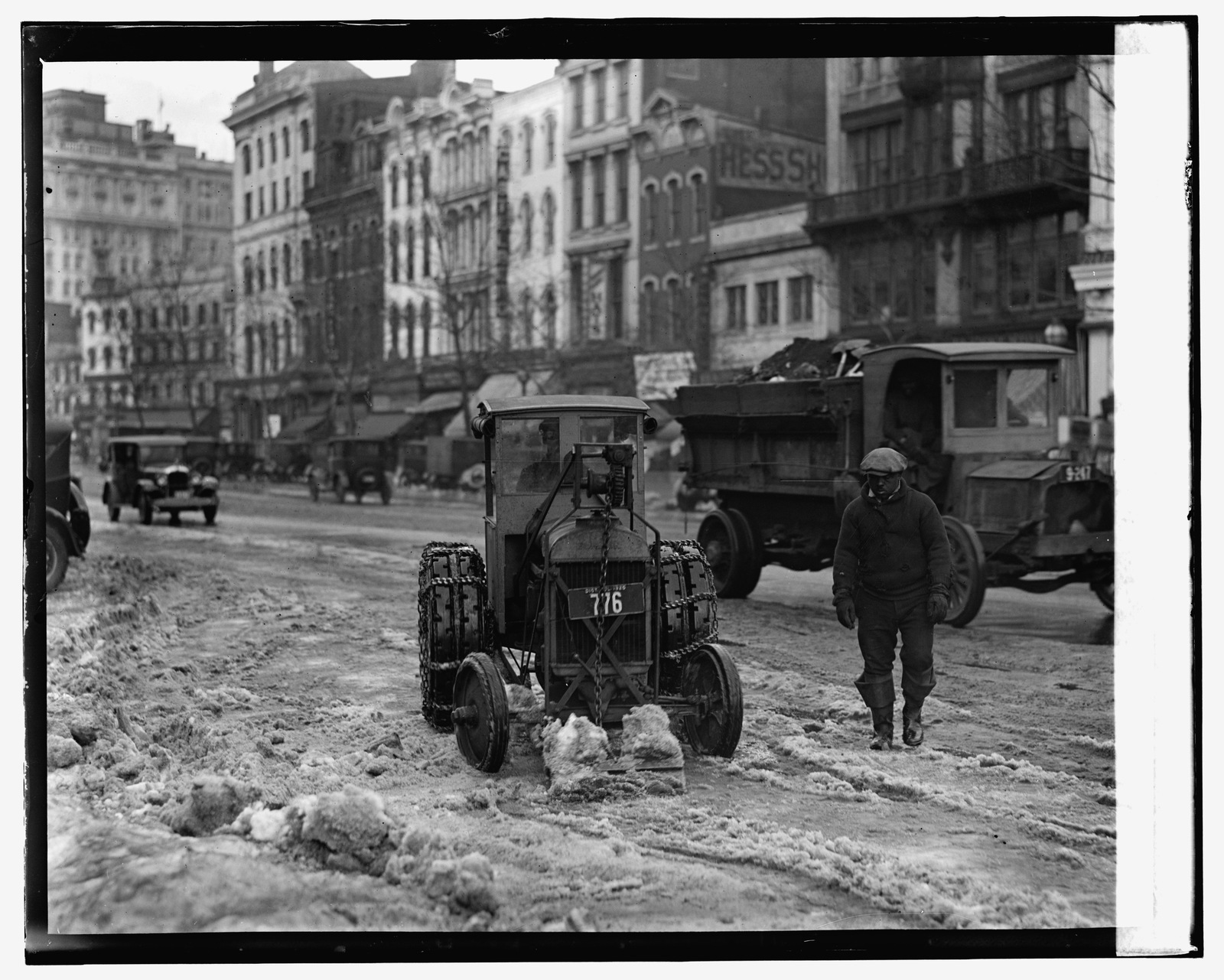 1925 год уборка снега трактором - оригинал. | Пикабу
